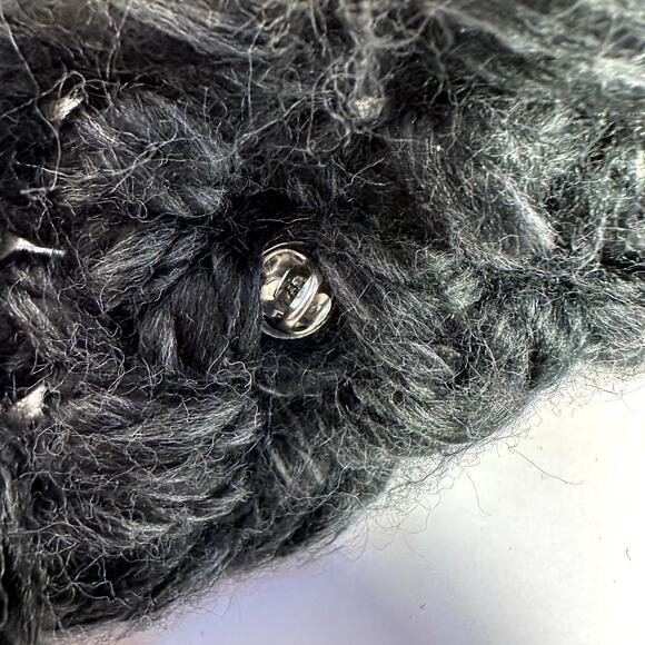 Hand Knit Wool Scarf Womens Cameo Brooch Soft Cozy Winter Chunky Classic Wrap - Picture 10 of 10